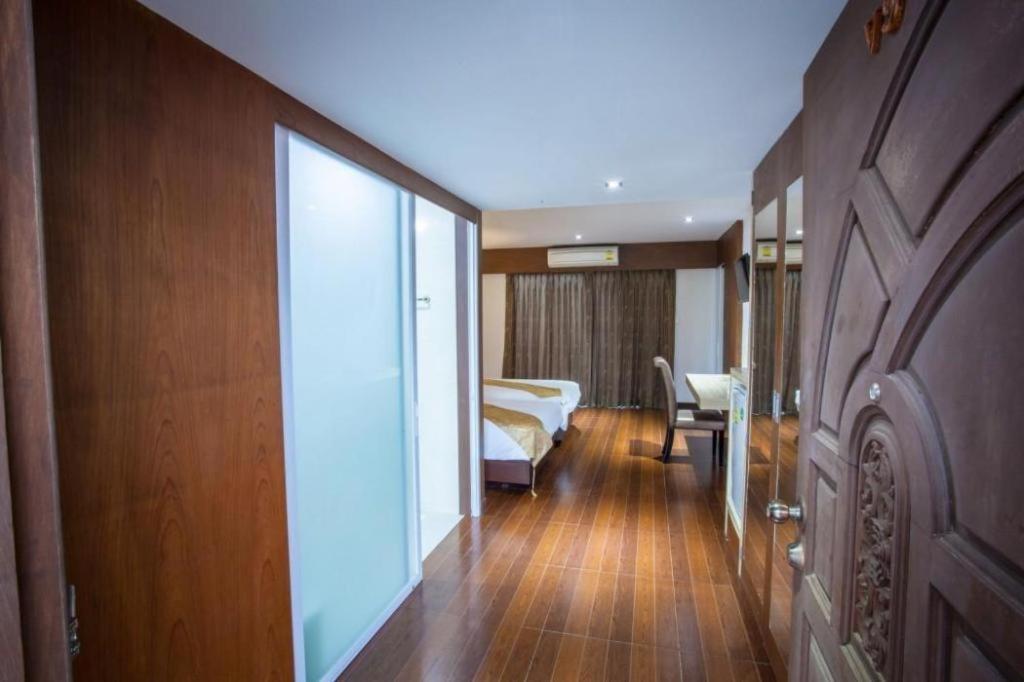 Nh Elegant Hotel Sakon Nakhon Luaran gambar