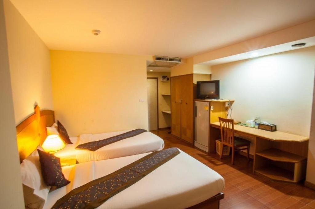 Nh Elegant Hotel Sakon Nakhon Luaran gambar