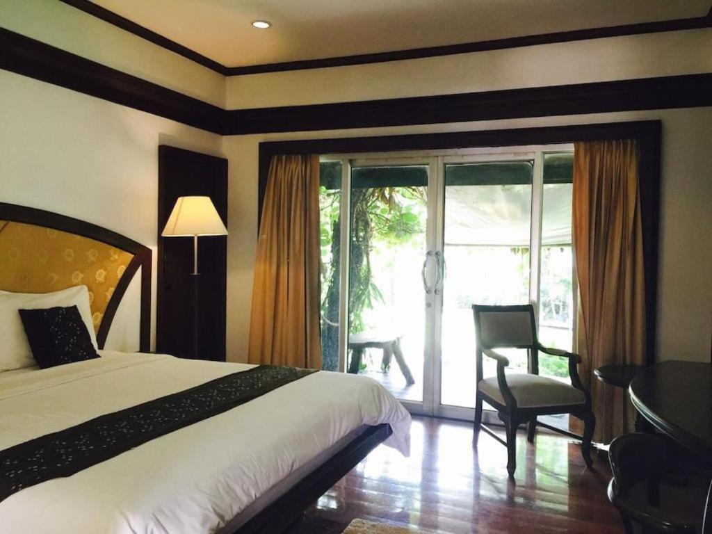 Nh Elegant Hotel Sakon Nakhon Luaran gambar